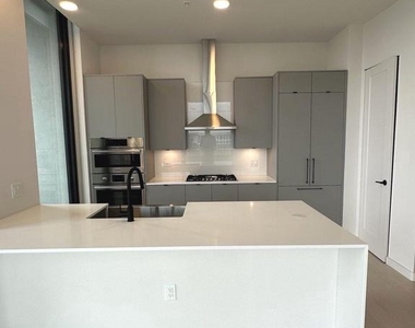 3030 Potomac Avenue - Photo Thumbnail 1