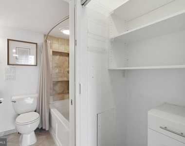 1300 Army Navy Drive - Photo Thumbnail 5