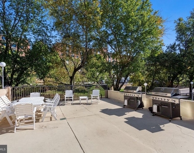1300 Army Navy Drive - Photo Thumbnail 12