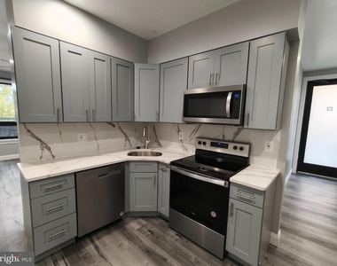 700 N Marshall Street - Photo Thumbnail 6
