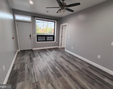 700 N Marshall Street - Photo Thumbnail 2