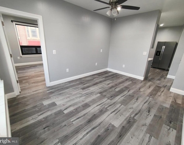 700 N Marshall Street - Photo Thumbnail 4