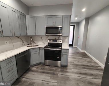 700 N Marshall Street - Photo Thumbnail 7