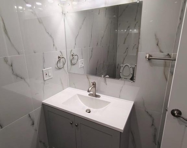 700 N Marshall Street - Photo Thumbnail 18