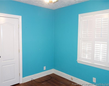 1607 N Cedar Street - Photo Thumbnail 6