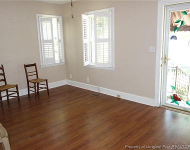 1607 N Cedar Street - Photo Thumbnail 2