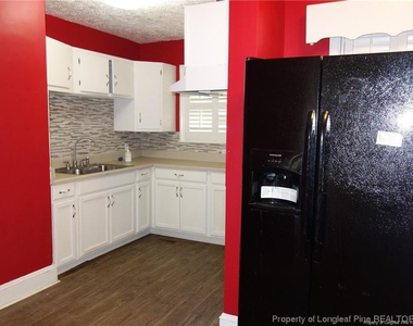 1607 N Cedar Street - Photo Thumbnail 3