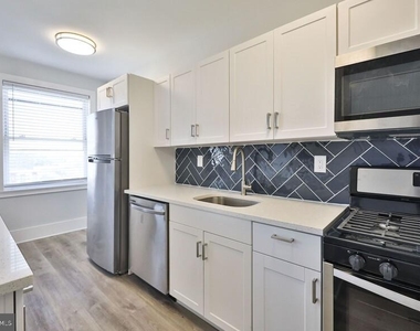 4247 Locust Street - Photo Thumbnail 7