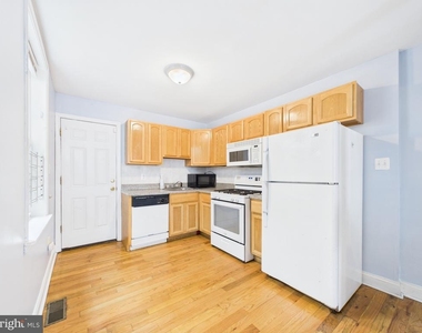 1735 French Street - Photo Thumbnail 3
