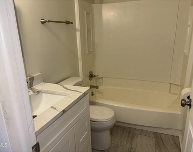3901 Peppertree Place - Photo Thumbnail 7