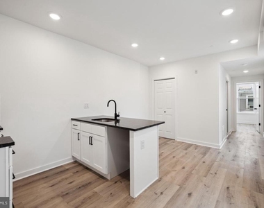 3458 Frankford Avenue - Photo Thumbnail 3