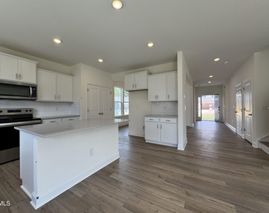 231 Faith Avenue - Photo Thumbnail 11