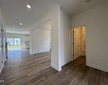 231 Faith Avenue - Photo Thumbnail 4
