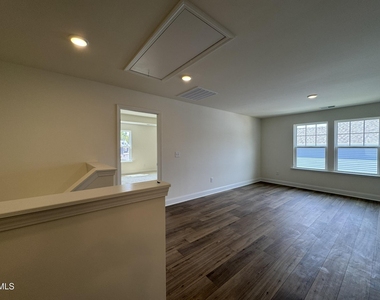 231 Faith Avenue - Photo Thumbnail 16
