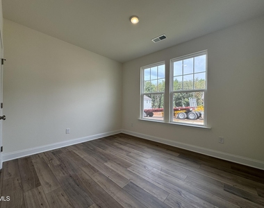 231 Faith Avenue - Photo Thumbnail 3