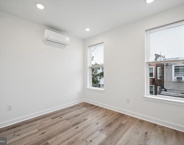 3458 Frankford Avenue - Photo Thumbnail 8