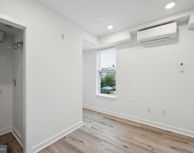3458 Frankford Avenue - Photo Thumbnail 10