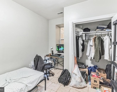333 N 40th Street - Photo Thumbnail 16