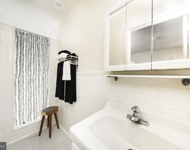 1229 Chestnut Street - Photo Thumbnail 5