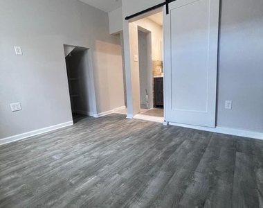 2251 S 23rd Street - Photo Thumbnail 7