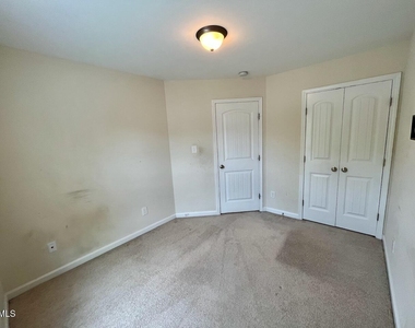 3853 Volkswalk Place - Photo Thumbnail 8