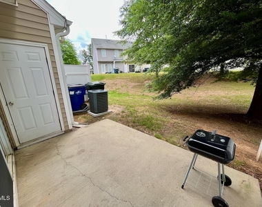 3853 Volkswalk Place - Photo Thumbnail 17
