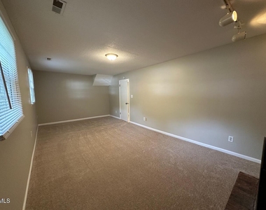 1505 Highland Trail - Photo Thumbnail 15