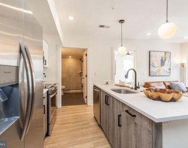 629 W Girard Avenue - Photo Thumbnail 29
