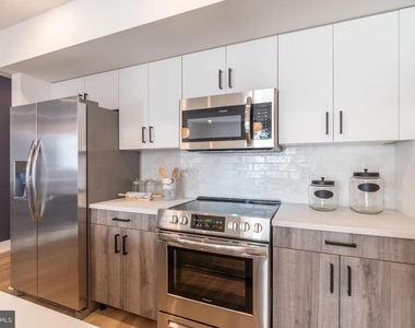 629 W Girard Avenue - Photo Thumbnail 30