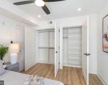 629 W Girard Avenue - Photo Thumbnail 10
