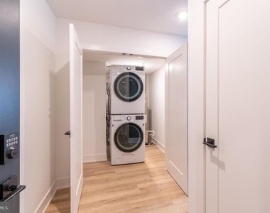 629 W Girard Avenue - Photo Thumbnail 26