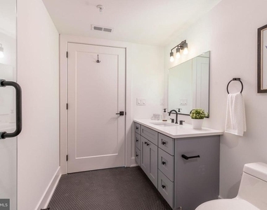 629 W Girard Avenue - Photo Thumbnail 40
