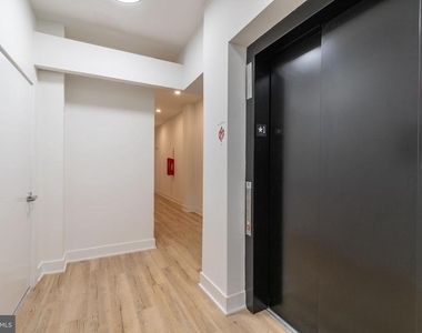 629 W Girard Avenue - Photo Thumbnail 25