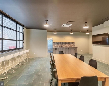 629 W Girard Avenue - Photo Thumbnail 4