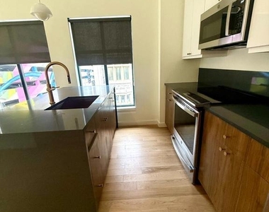 1128 Walnut Street - Photo Thumbnail 3