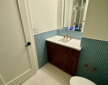 1128 Walnut Street - Photo Thumbnail 7