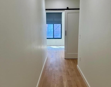 1128 Walnut Street - Photo Thumbnail 10