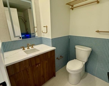 1128 Walnut Street - Photo Thumbnail 9