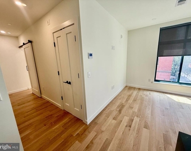 1128 Walnut Street - Photo Thumbnail 5