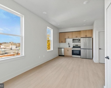 5521 Wayne Avenue - Photo Thumbnail 11