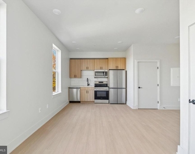 5521 Wayne Avenue - Photo Thumbnail 12