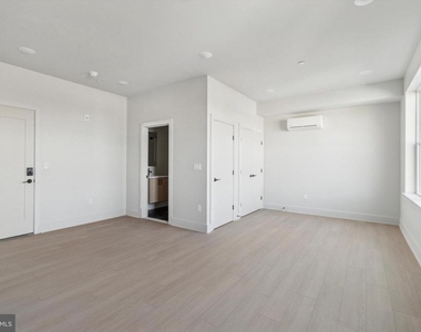 5521 Wayne Avenue - Photo Thumbnail 9