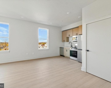 5521 Wayne Avenue - Photo Thumbnail 7