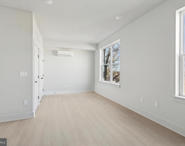 5521 Wayne Avenue - Photo Thumbnail 8