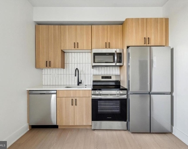 5521 Wayne Avenue - Photo Thumbnail 14