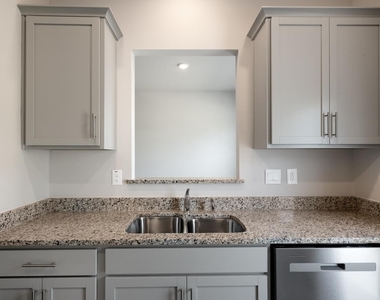 423 David Hill Drive - Photo Thumbnail 2