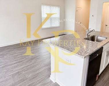 2840 Egert Drive - Photo Thumbnail 6