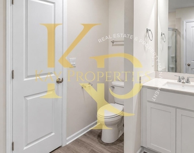 2840 Egert Drive - Photo Thumbnail 13