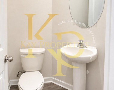2840 Egert Drive - Photo Thumbnail 9