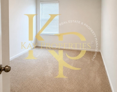 2840 Egert Drive - Photo Thumbnail 12
